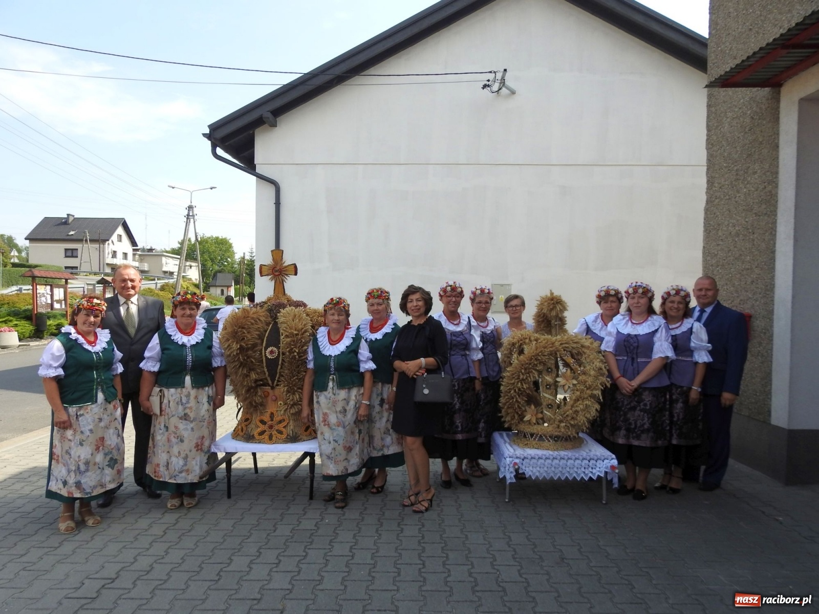 Zdjęcie w galerii na portalu naszraciborz.pl: Owsiszcze. Po korowodzie czas na ćwiczenia wiadomości z regionu