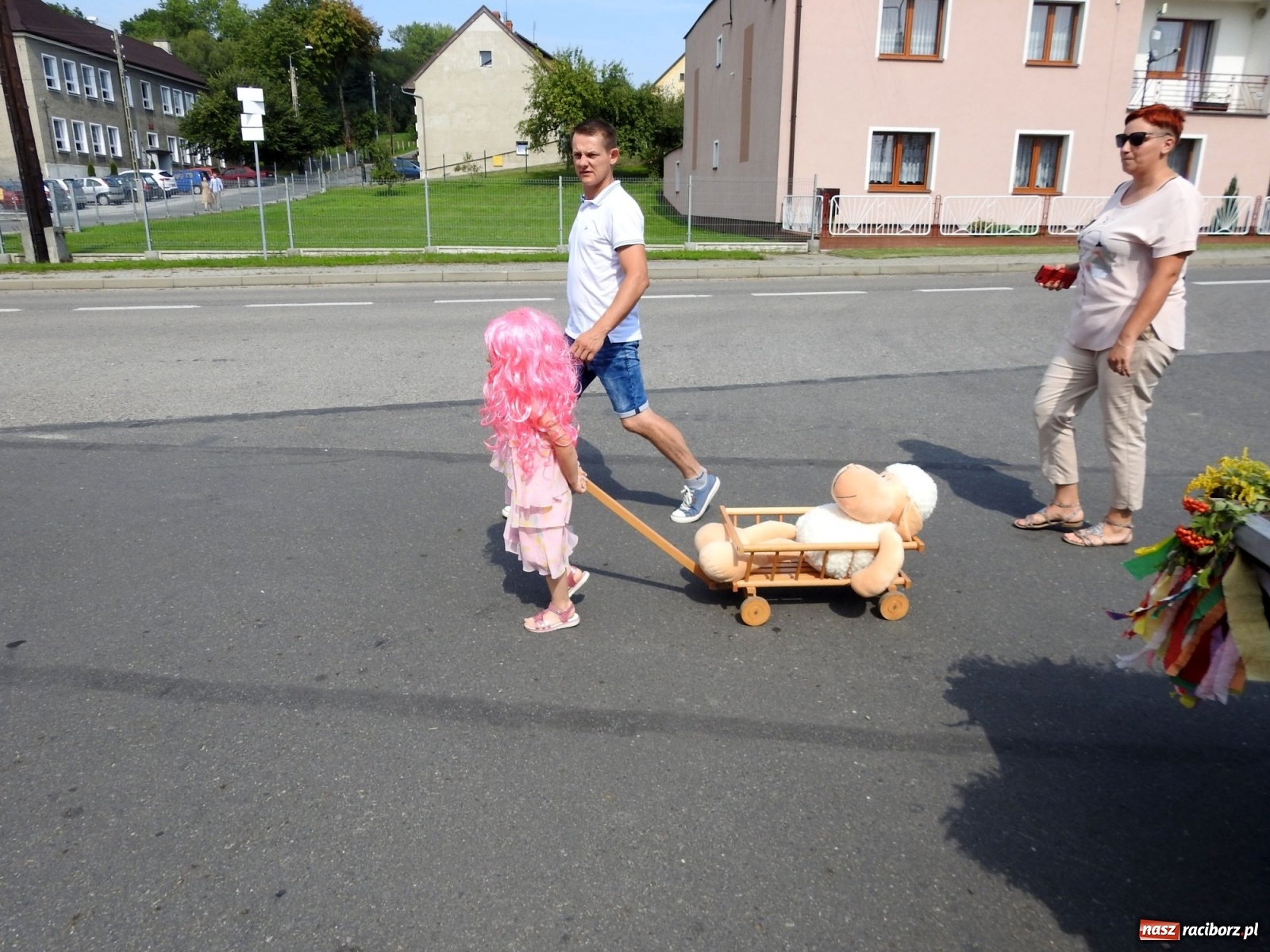 Zdjęcie w galerii na portalu naszraciborz.pl: Owsiszcze. Po korowodzie czas na ćwiczenia wiadomości z regionu