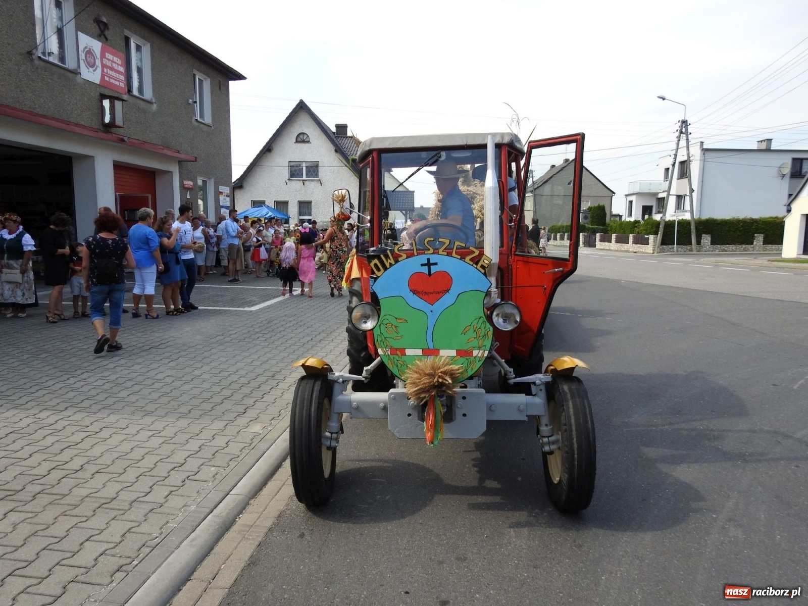 Zdjęcie w galerii na portalu naszraciborz.pl: Owsiszcze. Po korowodzie czas na ćwiczenia wiadomości z regionu