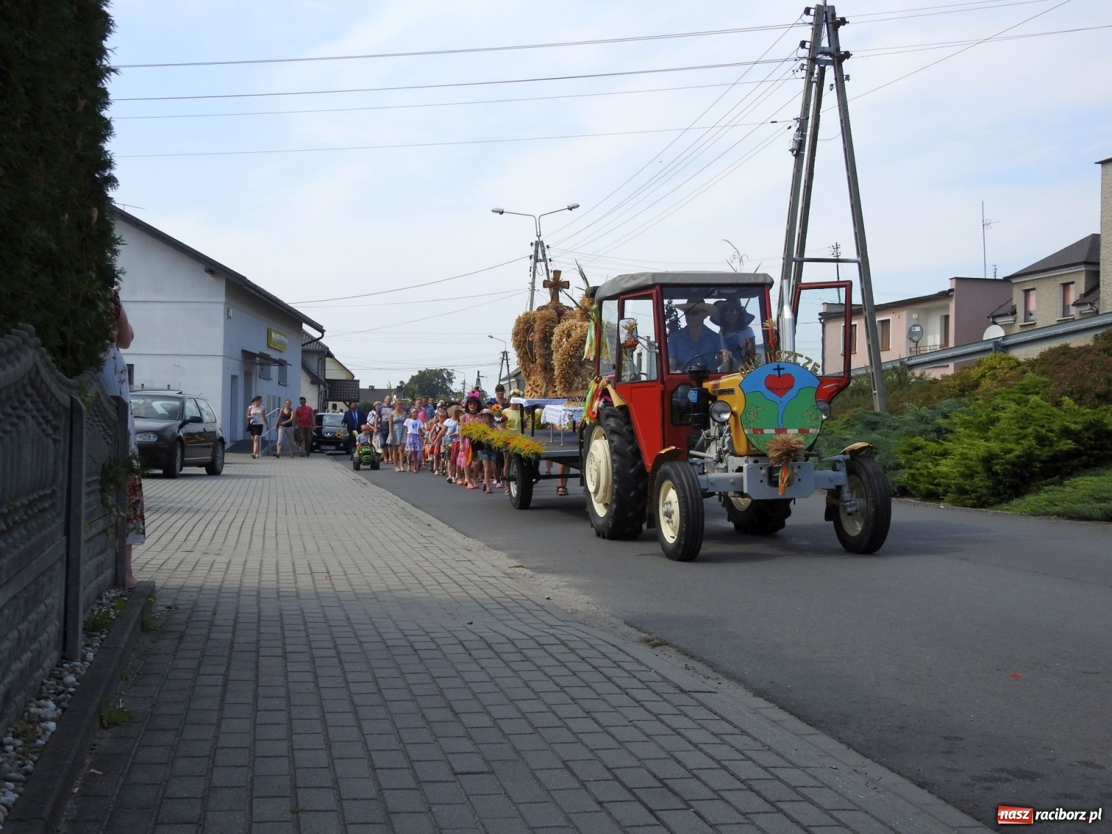 Zdjęcie w galerii na portalu naszraciborz.pl: Owsiszcze. Po korowodzie czas na ćwiczenia wiadomości z regionu