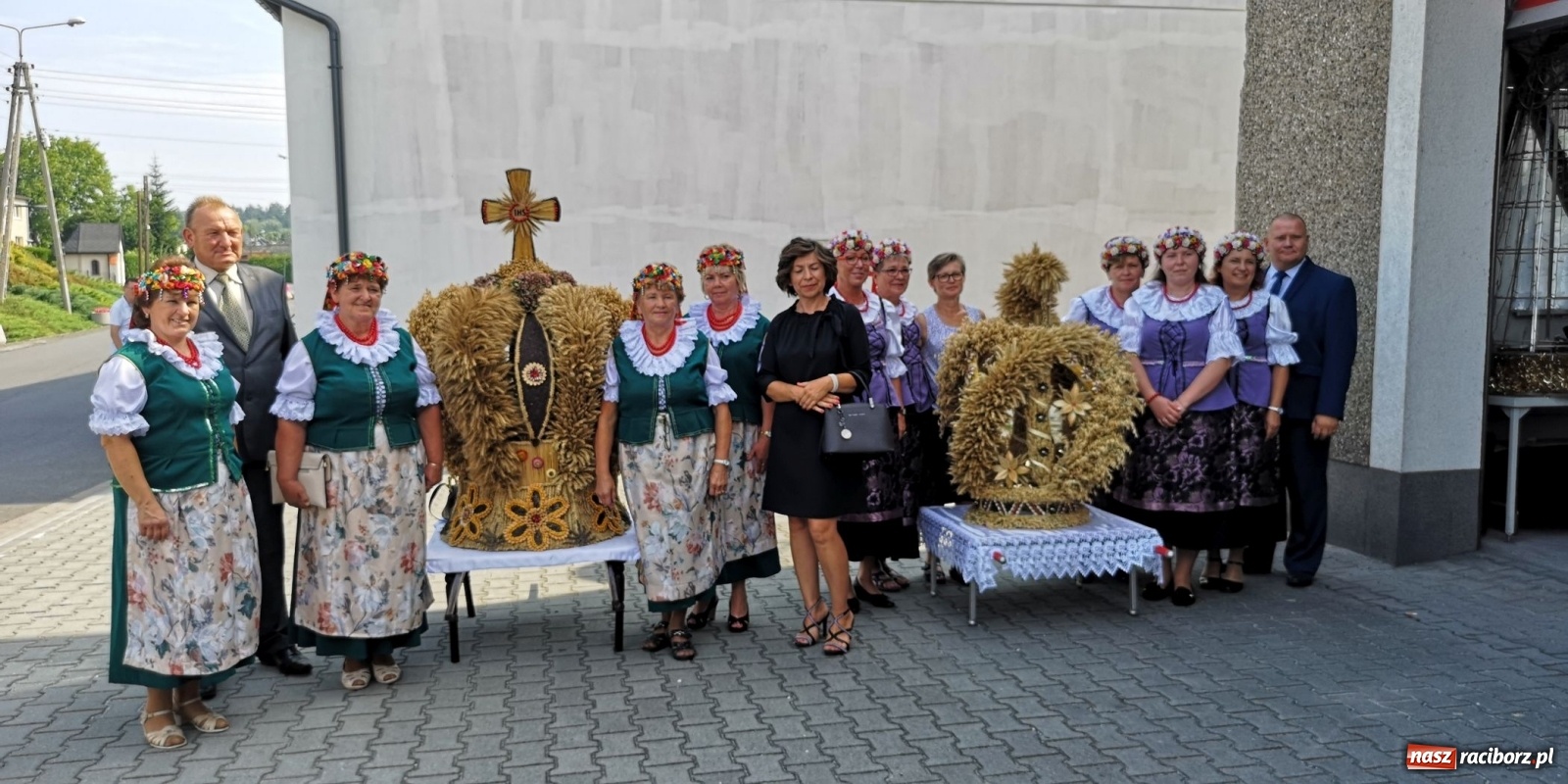 Zdjęcie w galerii na portalu naszraciborz.pl: Owsiszcze. Po korowodzie czas na ćwiczenia wiadomości z regionu
