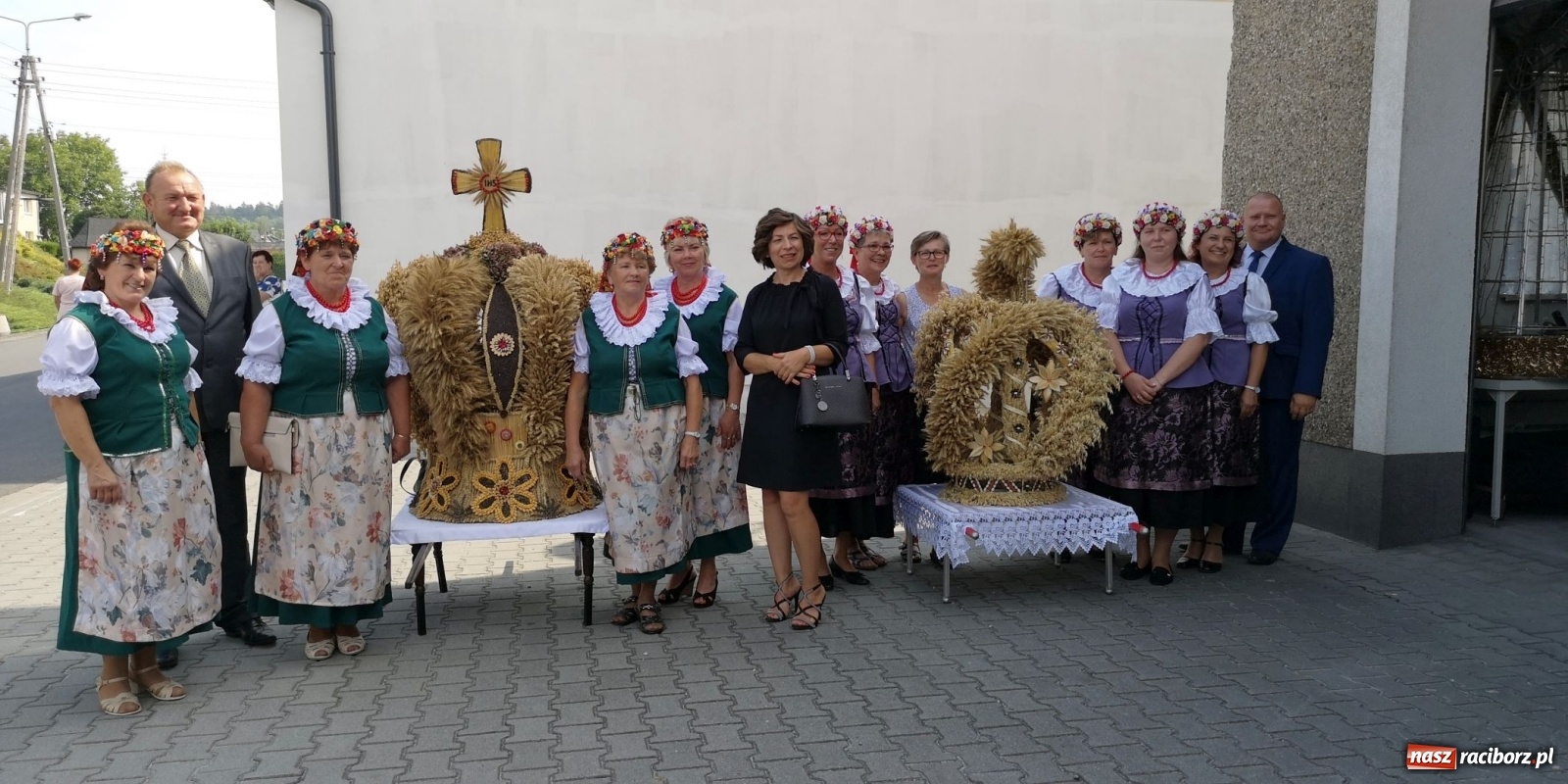 Zdjęcie w galerii na portalu naszraciborz.pl: Owsiszcze. Po korowodzie czas na ćwiczenia wiadomości z regionu