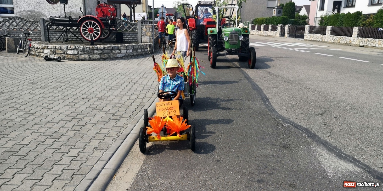 Zdjęcie w galerii na portalu naszraciborz.pl: Owsiszcze. Po korowodzie czas na ćwiczenia wiadomości z regionu