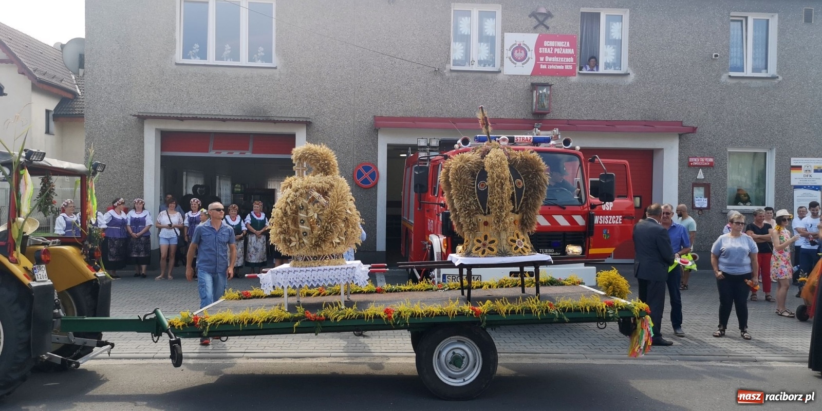 Zdjęcie w galerii na portalu naszraciborz.pl: Owsiszcze. Po korowodzie czas na ćwiczenia wiadomości z regionu