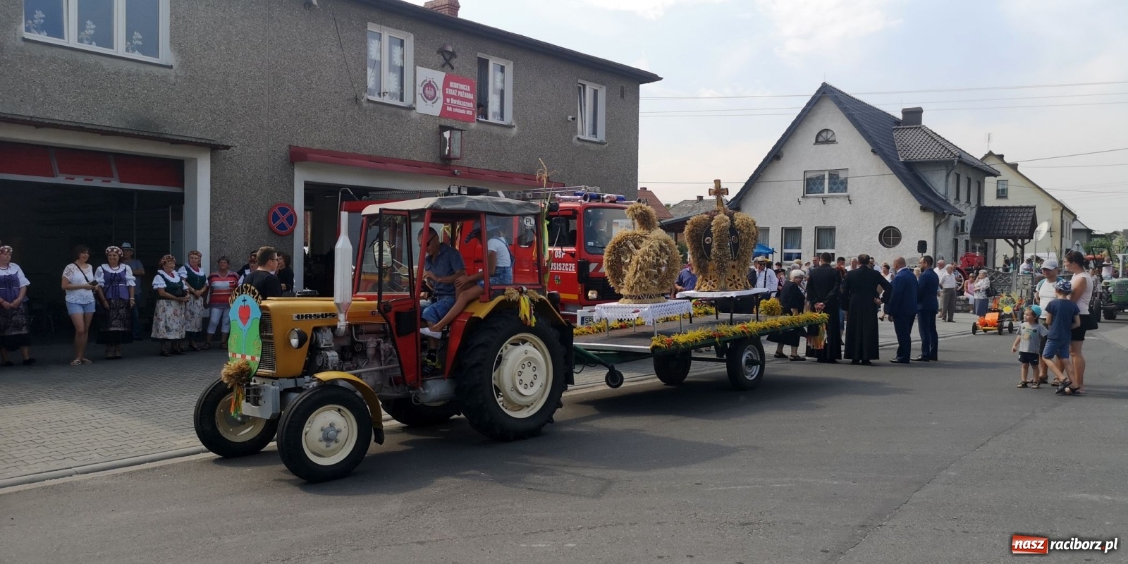 Zdjęcie w galerii na portalu naszraciborz.pl: Owsiszcze. Po korowodzie czas na ćwiczenia wiadomości z regionu