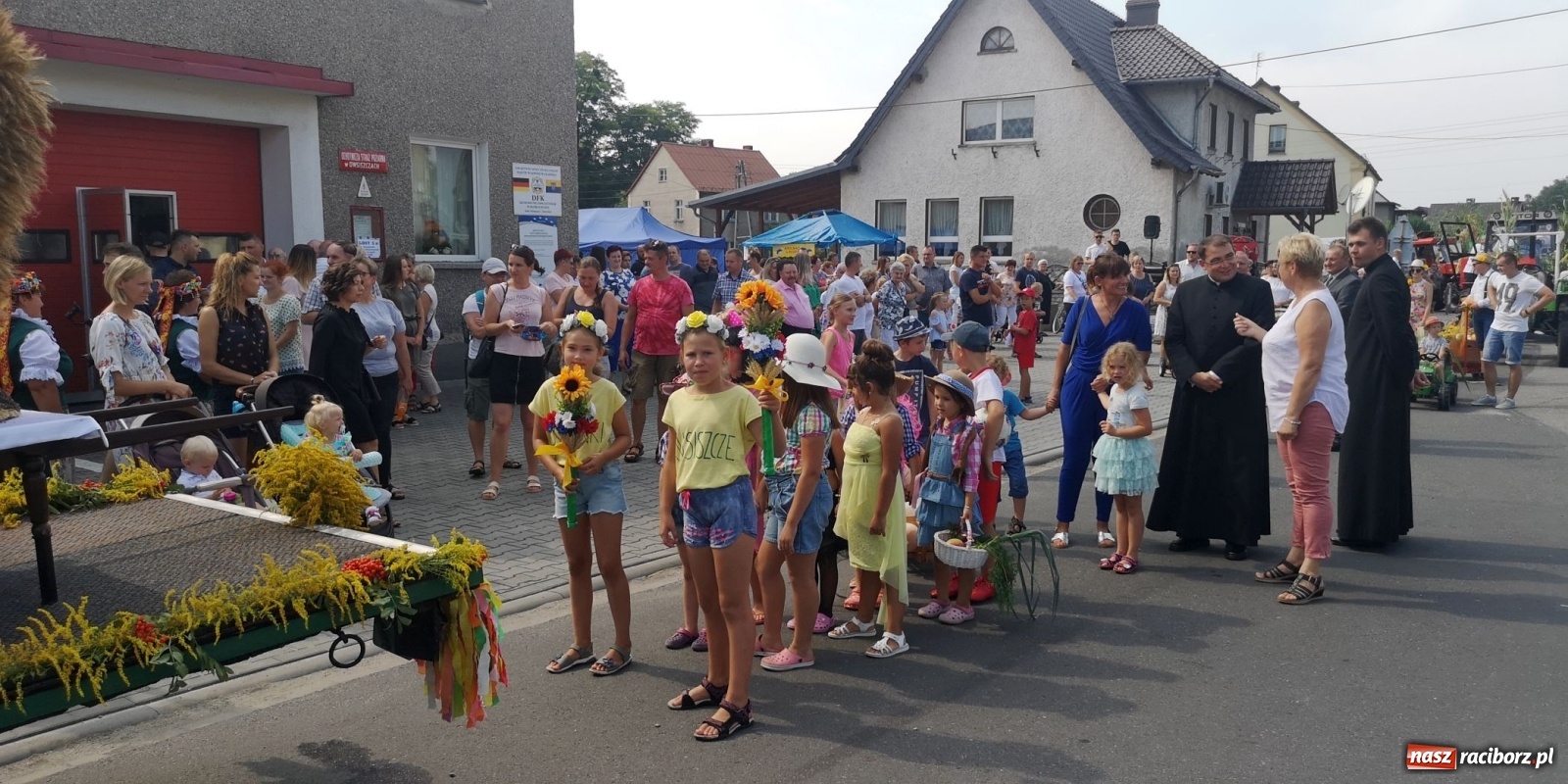 Zdjęcie w galerii na portalu naszraciborz.pl: Owsiszcze. Po korowodzie czas na ćwiczenia wiadomości z regionu