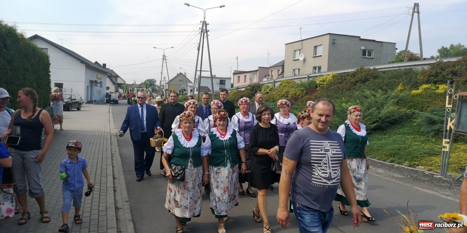Zdjęcie w galerii na portalu naszraciborz.pl: Owsiszcze. Po korowodzie czas na ćwiczenia wiadomości z regionu