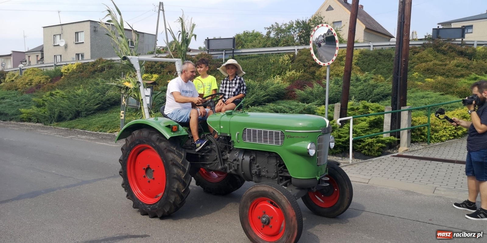 Zdjęcie w galerii na portalu naszraciborz.pl: Owsiszcze. Po korowodzie czas na ćwiczenia wiadomości z regionu