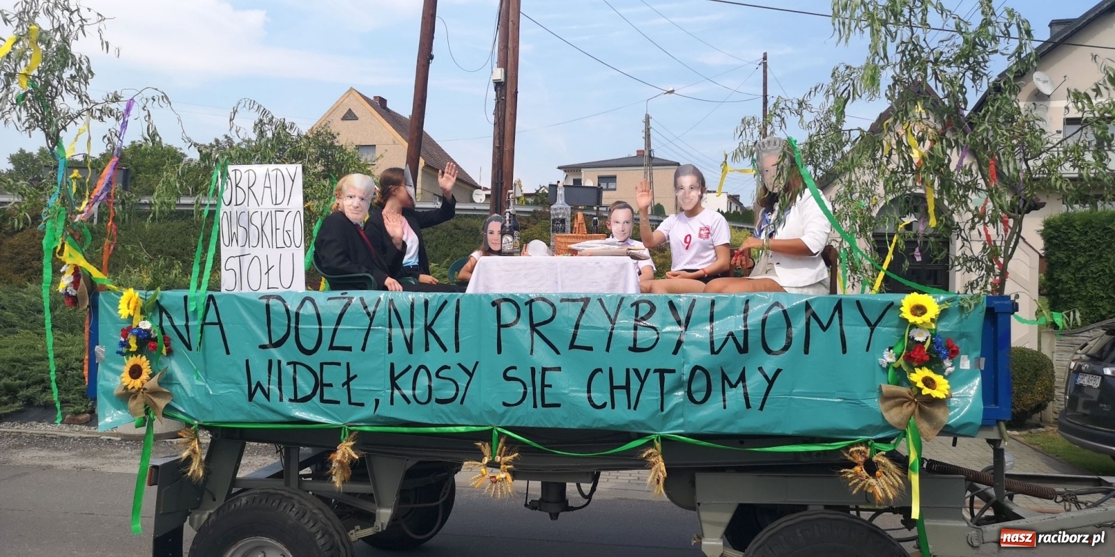 Zdjęcie w galerii na portalu naszraciborz.pl: Owsiszcze. Po korowodzie czas na ćwiczenia wiadomości z regionu