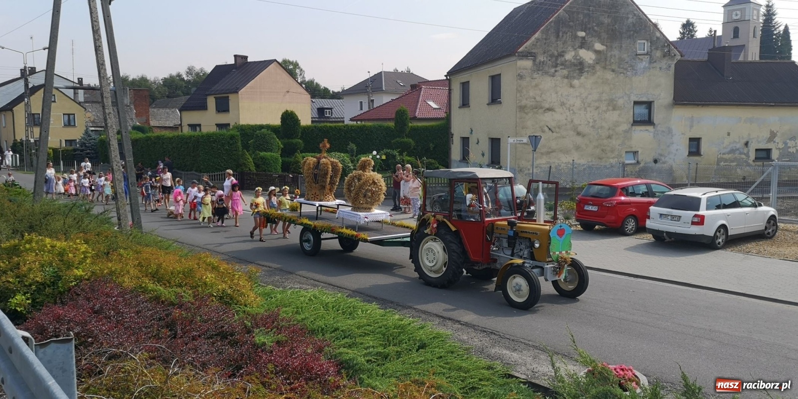Zdjęcie w galerii na portalu naszraciborz.pl: Owsiszcze. Po korowodzie czas na ćwiczenia wiadomości z regionu