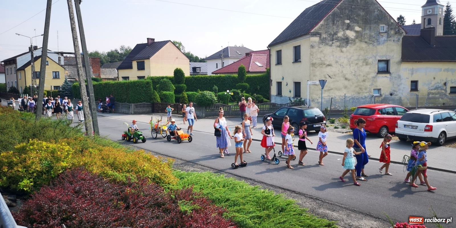 Zdjęcie w galerii na portalu naszraciborz.pl: Owsiszcze. Po korowodzie czas na ćwiczenia wiadomości z regionu