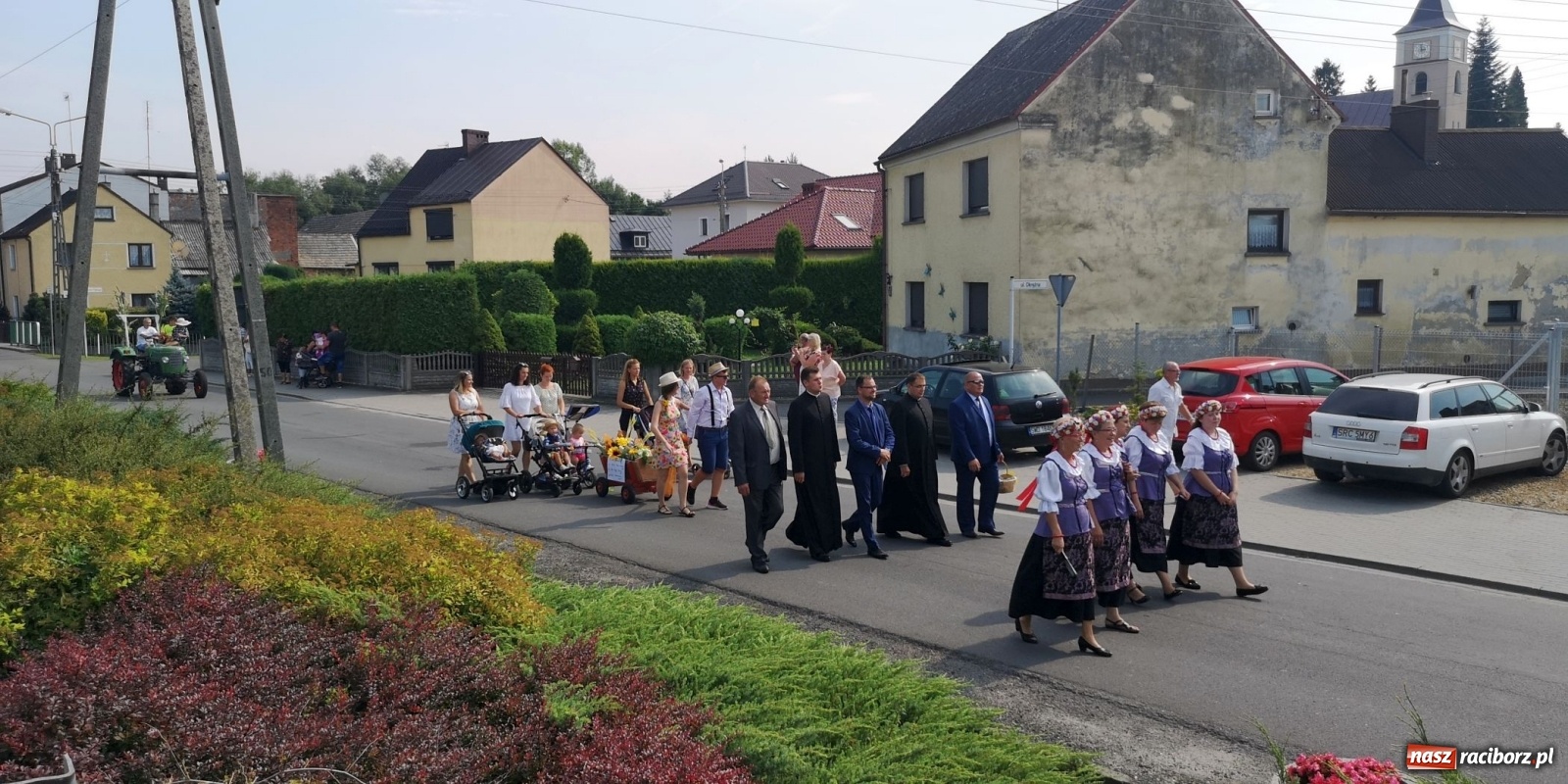 Zdjęcie w galerii na portalu naszraciborz.pl: Owsiszcze. Po korowodzie czas na ćwiczenia wiadomości z regionu