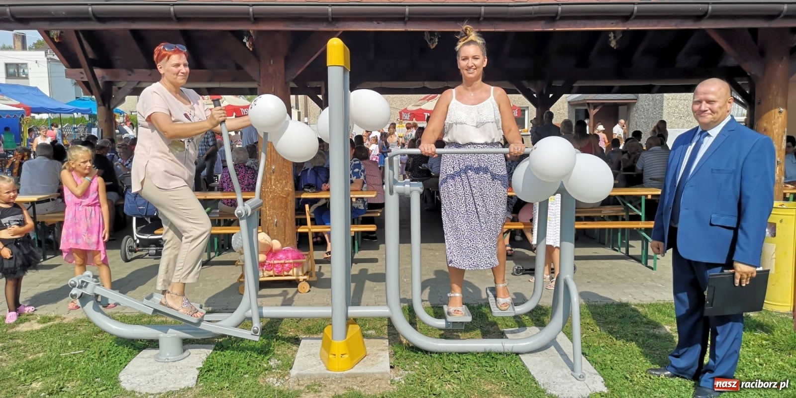 Zdjęcie w galerii na portalu naszraciborz.pl: Owsiszcze. Po korowodzie czas na ćwiczenia wiadomości z regionu