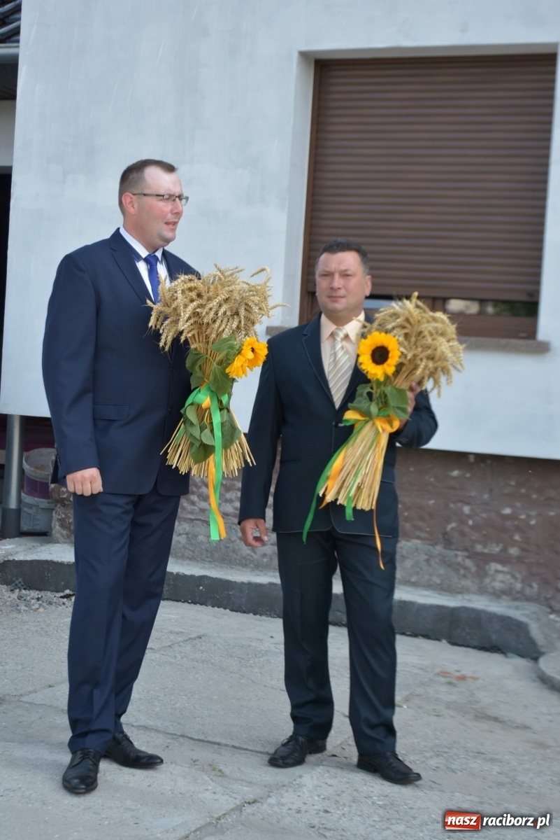 Zdjęcie w galerii na portalu naszraciborz.pl: Piękne panny z koroną żniwną. Dożynki w Krzyżanowicach wiadomości z regionu