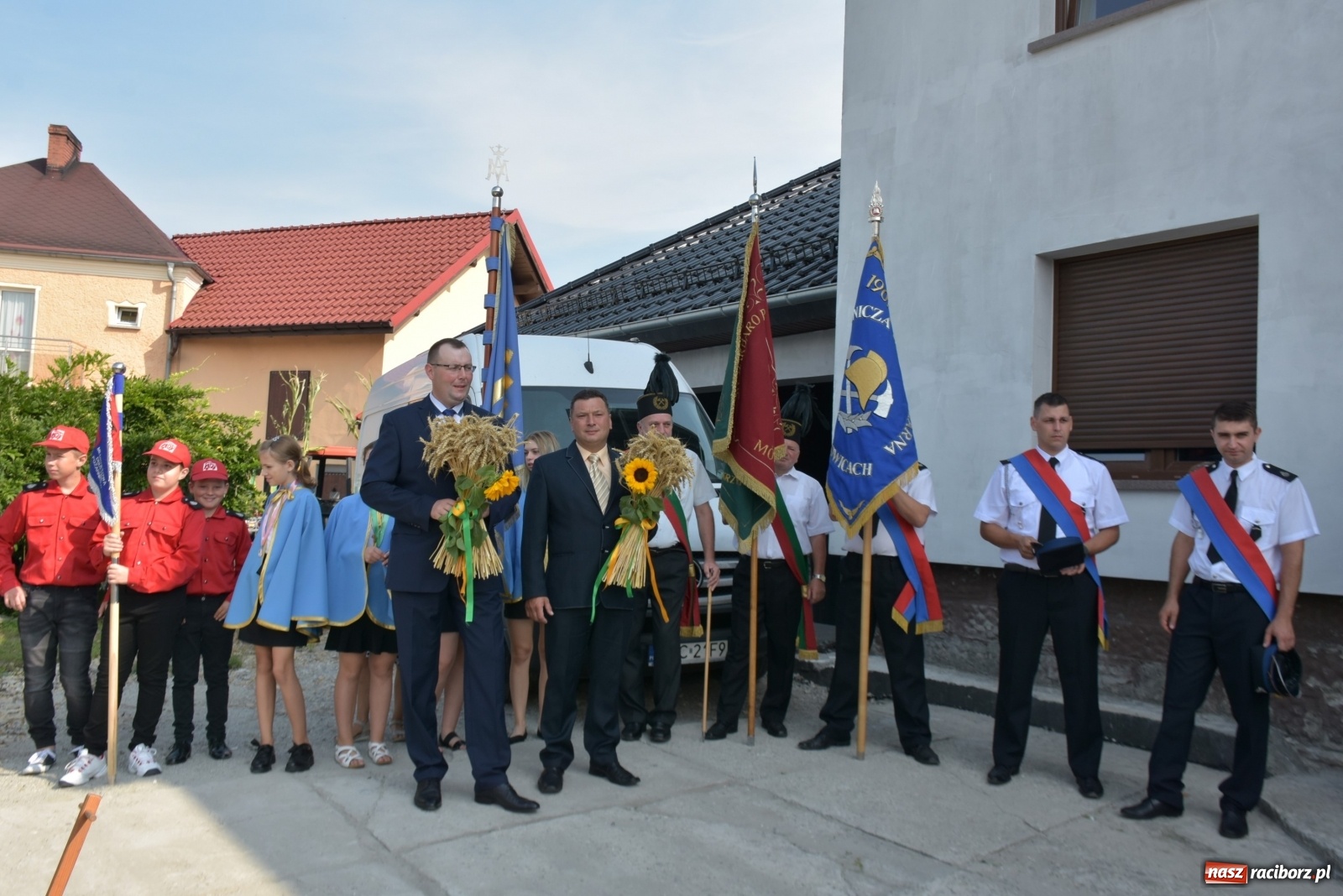 Zdjęcie w galerii na portalu naszraciborz.pl: Piękne panny z koroną żniwną. Dożynki w Krzyżanowicach wiadomości z regionu