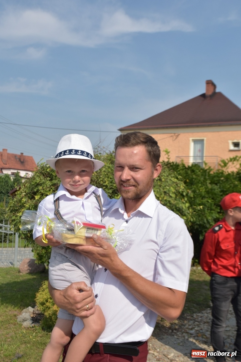 Zdjęcie w galerii na portalu naszraciborz.pl: Piękne panny z koroną żniwną. Dożynki w Krzyżanowicach wiadomości z regionu