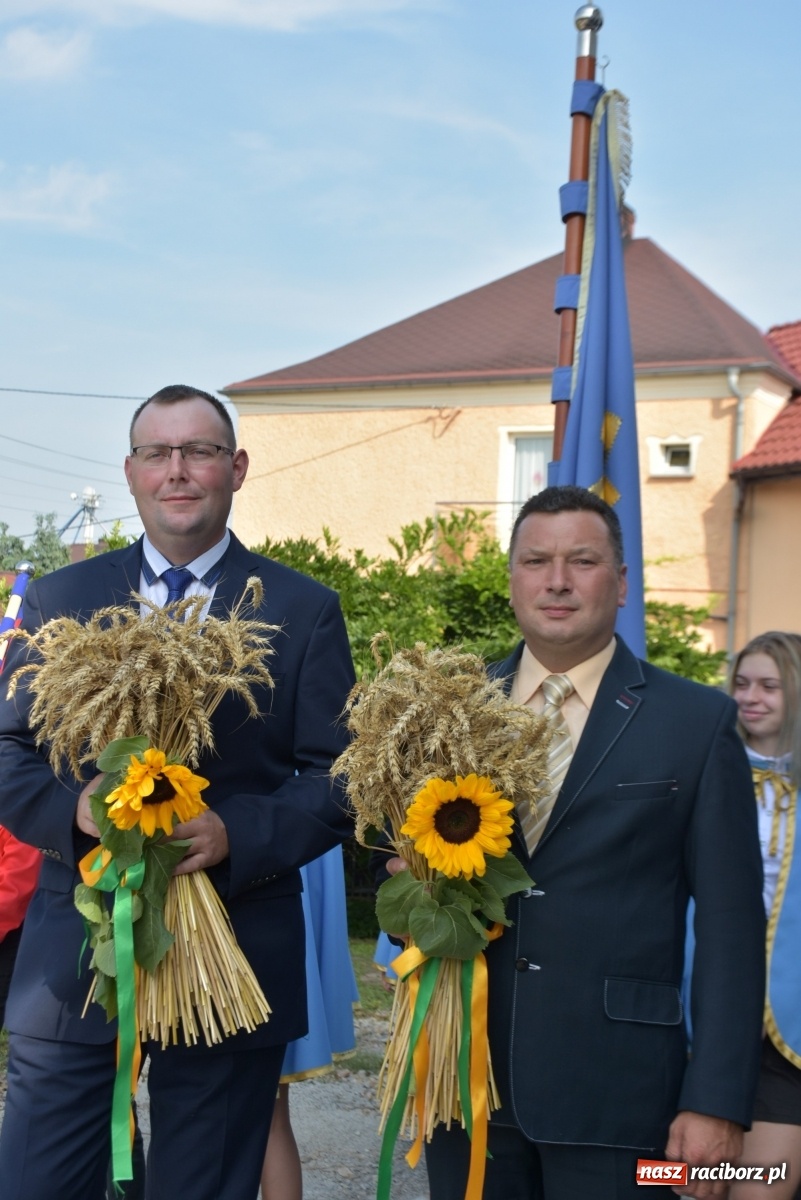 Zdjęcie w galerii na portalu naszraciborz.pl: Piękne panny z koroną żniwną. Dożynki w Krzyżanowicach wiadomości z regionu