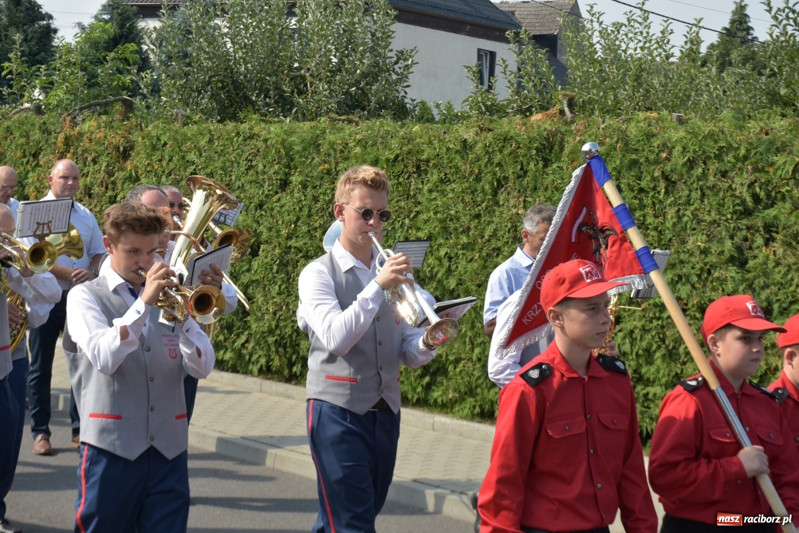 Zdjęcie w galerii na portalu naszraciborz.pl: Piękne panny z koroną żniwną. Dożynki w Krzyżanowicach wiadomości z regionu