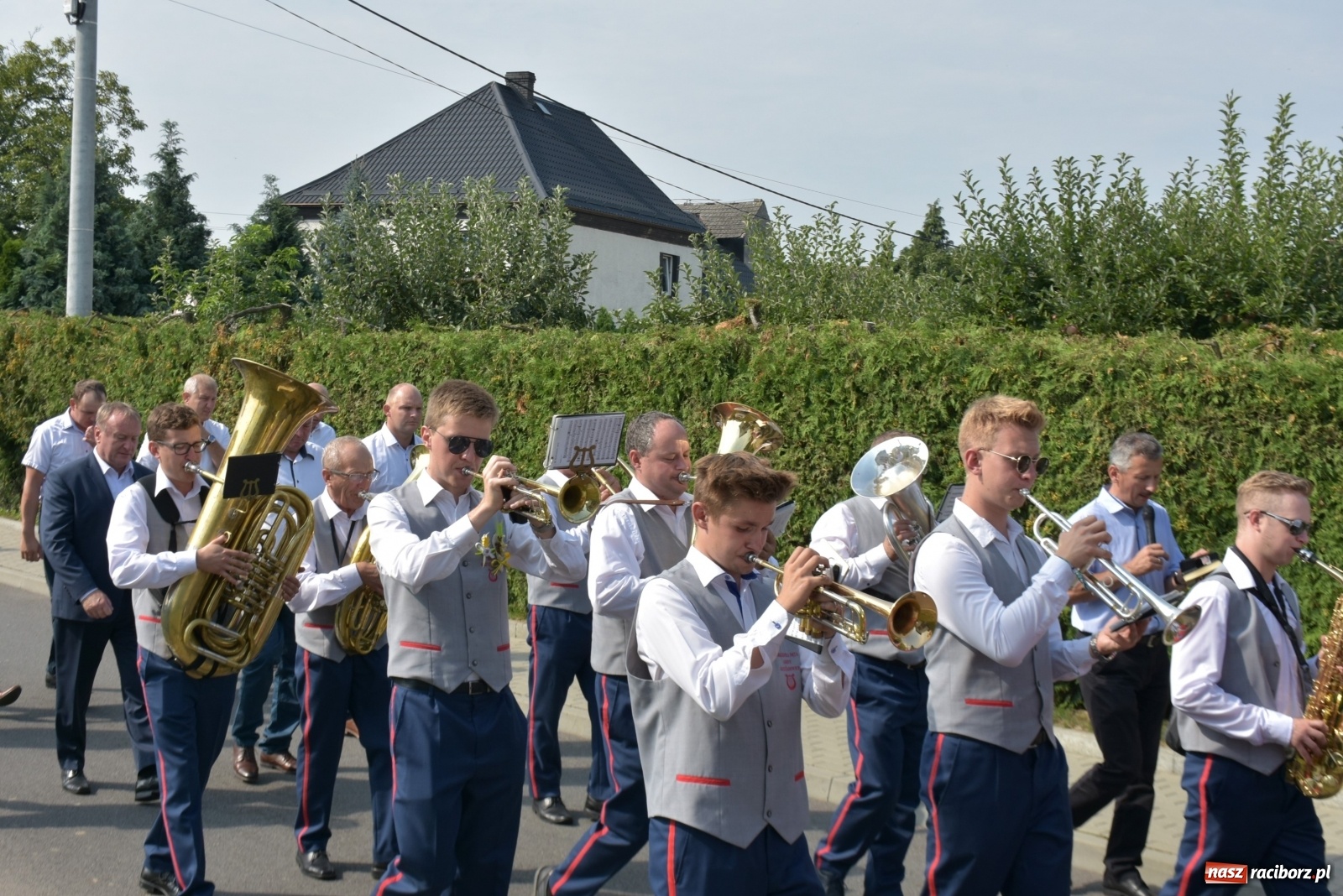 Zdjęcie w galerii na portalu naszraciborz.pl: Piękne panny z koroną żniwną. Dożynki w Krzyżanowicach wiadomości z regionu