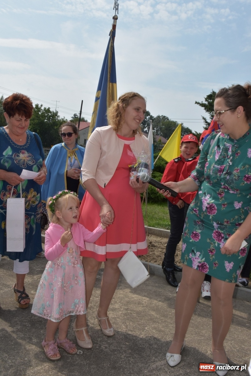 Zdjęcie w galerii na portalu naszraciborz.pl: Piękne panny z koroną żniwną. Dożynki w Krzyżanowicach wiadomości z regionu