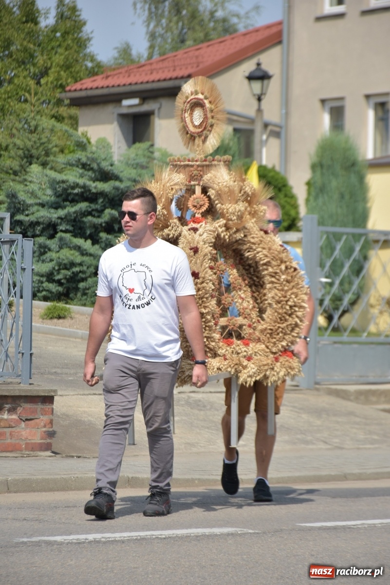 Zdjęcie w galerii na portalu naszraciborz.pl: Piękne panny z koroną żniwną. Dożynki w Krzyżanowicach wiadomości z regionu