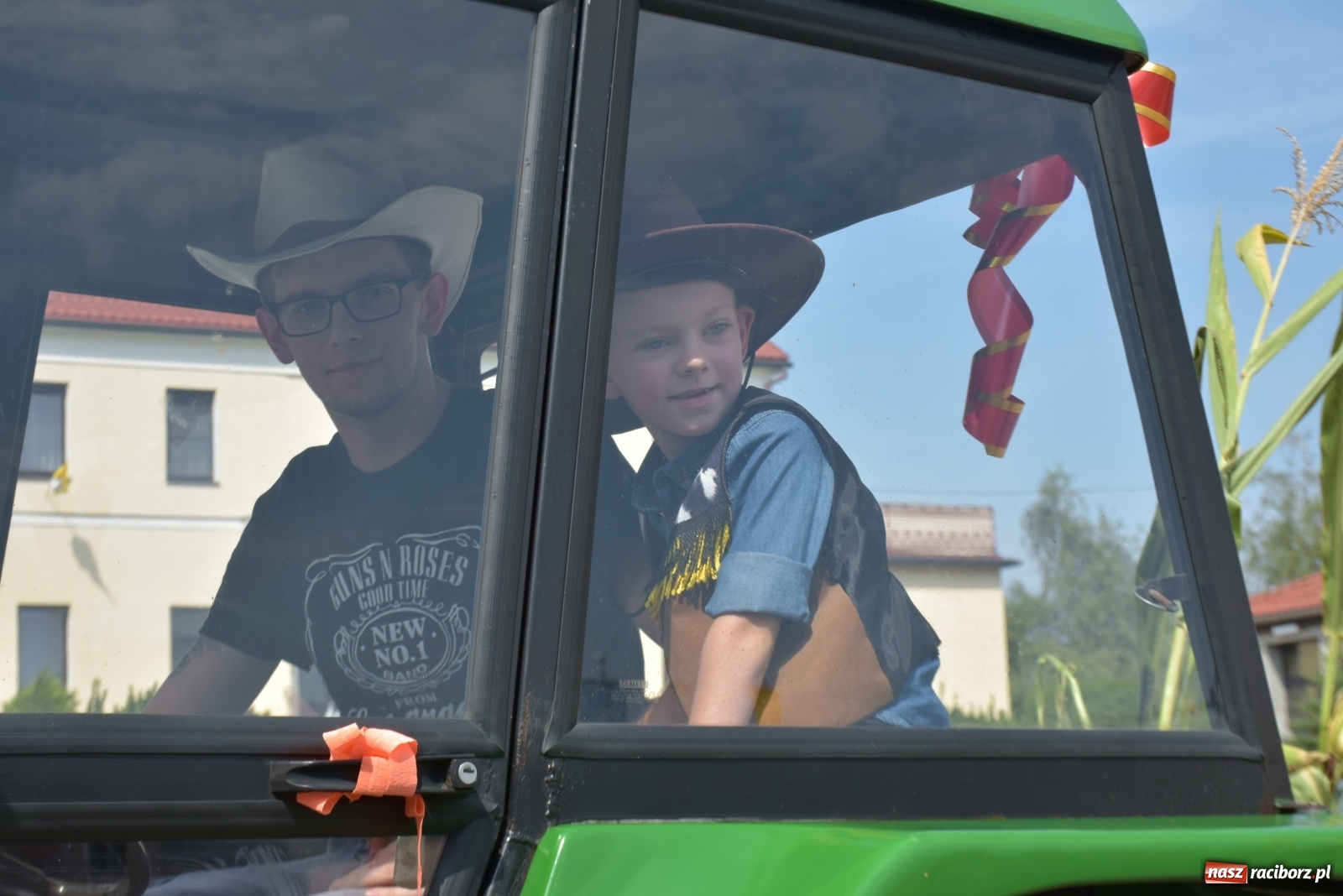 Zdjęcie w galerii na portalu naszraciborz.pl: Piękne panny z koroną żniwną. Dożynki w Krzyżanowicach wiadomości z regionu