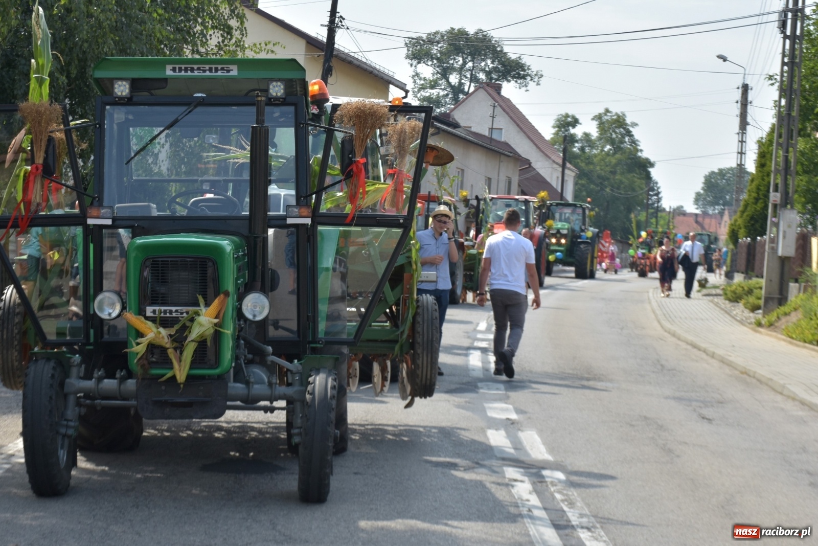 Zdjęcie w galerii na portalu naszraciborz.pl: Piękne panny z koroną żniwną. Dożynki w Krzyżanowicach wiadomości z regionu