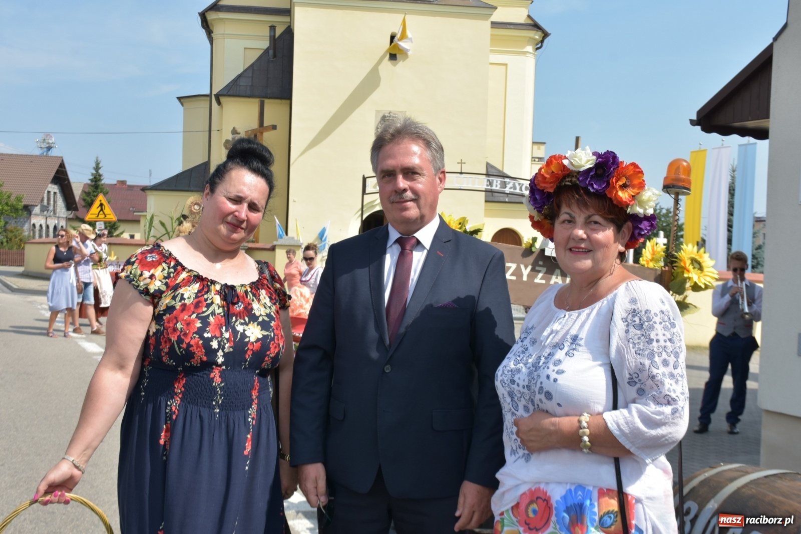 Zdjęcie w galerii na portalu naszraciborz.pl: Piękne panny z koroną żniwną. Dożynki w Krzyżanowicach wiadomości z regionu