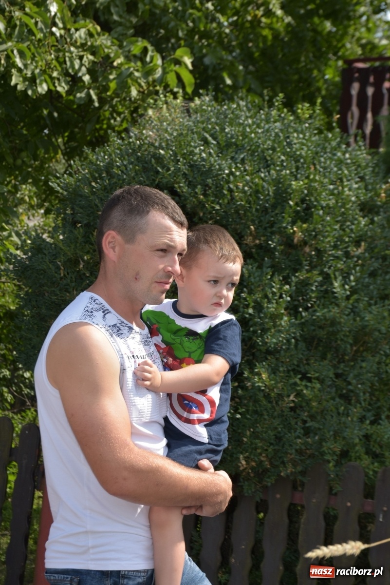 Zdjęcie w galerii na portalu naszraciborz.pl: Piękne panny z koroną żniwną. Dożynki w Krzyżanowicach wiadomości z regionu