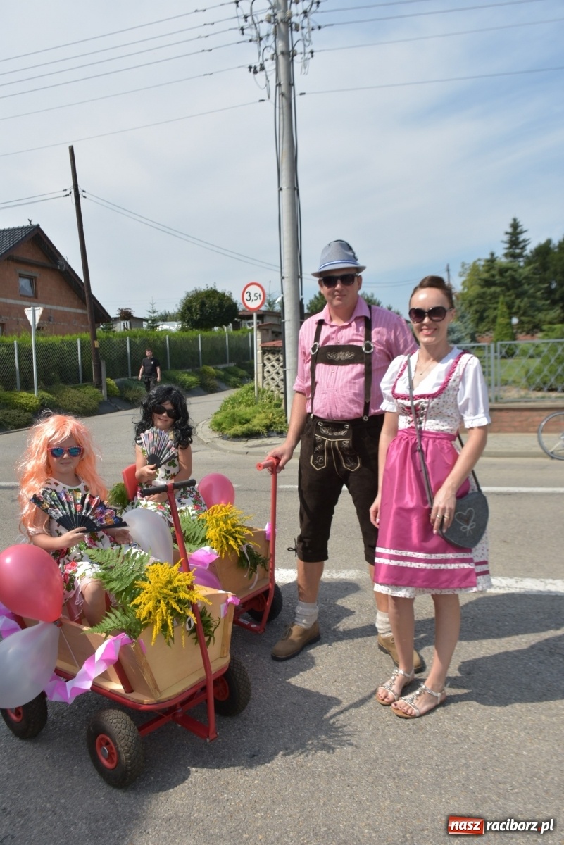 Zdjęcie w galerii na portalu naszraciborz.pl: Piękne panny z koroną żniwną. Dożynki w Krzyżanowicach wiadomości z regionu