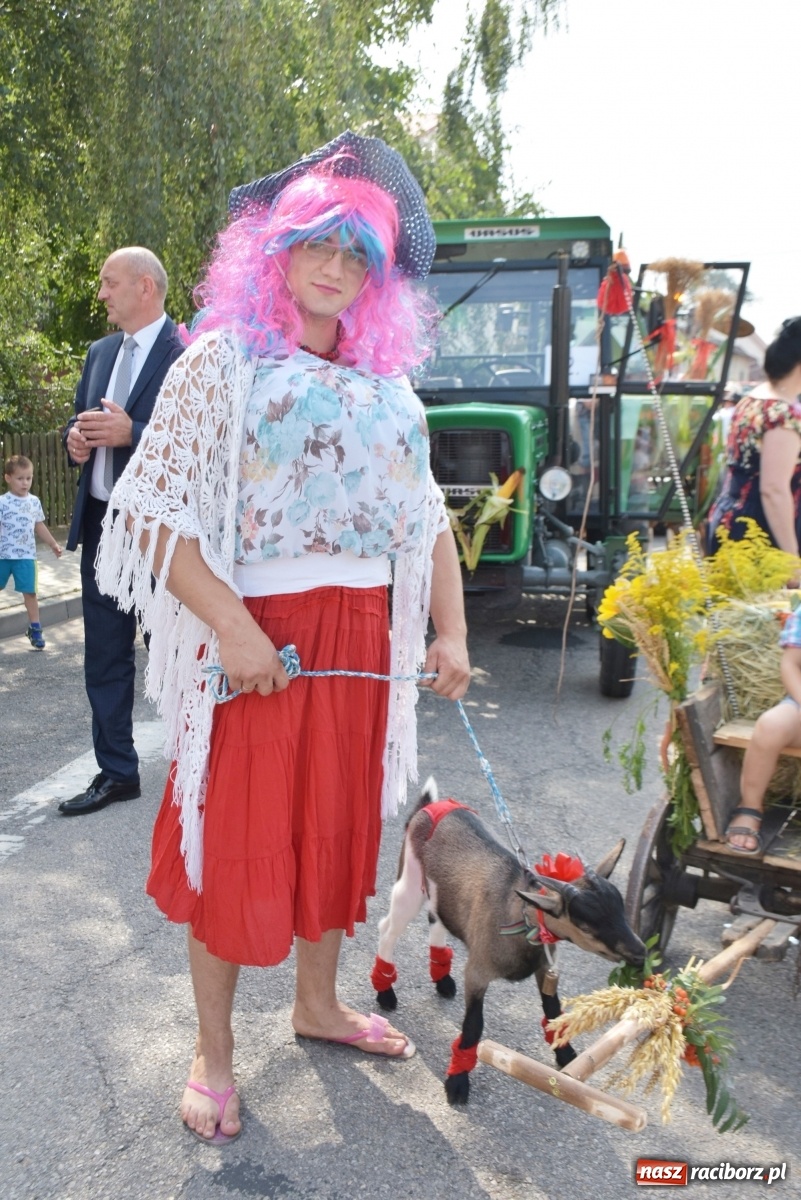 Zdjęcie w galerii na portalu naszraciborz.pl: Piękne panny z koroną żniwną. Dożynki w Krzyżanowicach wiadomości z regionu