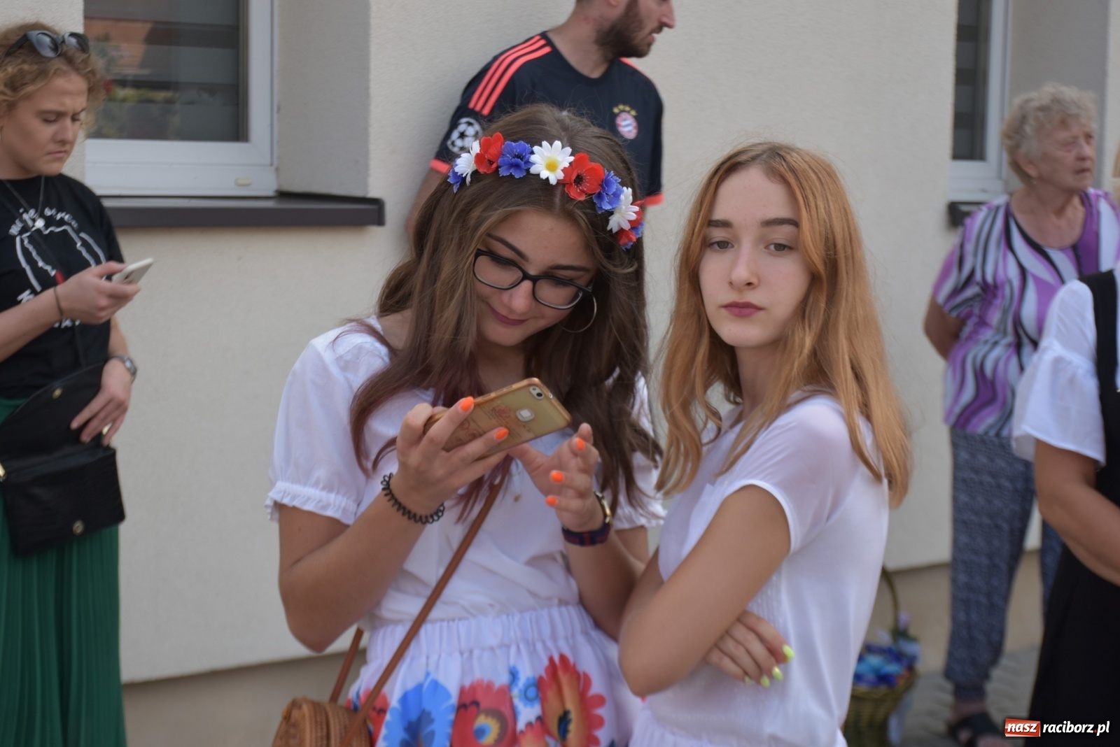 Zdjęcie w galerii na portalu naszraciborz.pl: Piękne panny z koroną żniwną. Dożynki w Krzyżanowicach wiadomości z regionu
