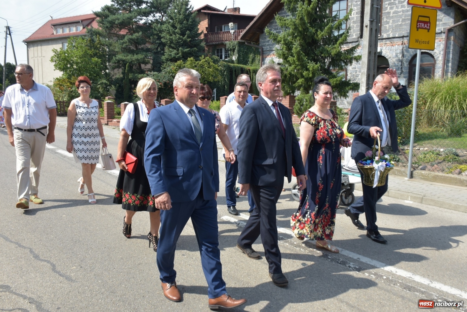 Zdjęcie w galerii na portalu naszraciborz.pl: Piękne panny z koroną żniwną. Dożynki w Krzyżanowicach wiadomości z regionu
