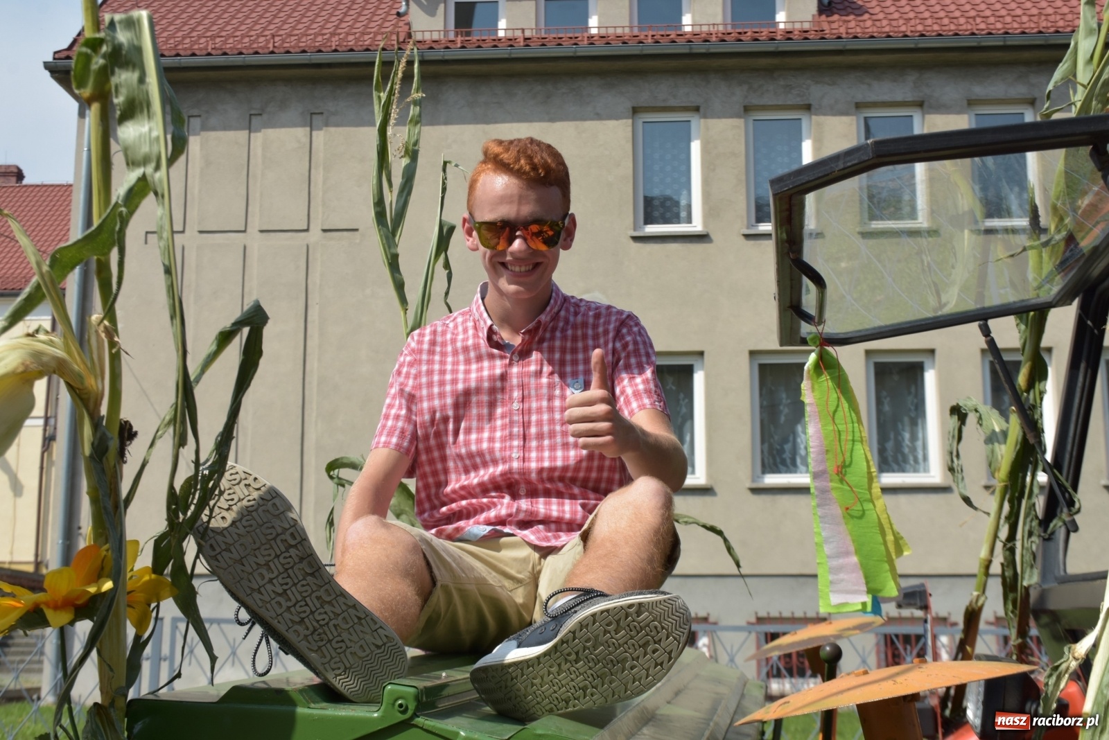 Zdjęcie w galerii na portalu naszraciborz.pl: Piękne panny z koroną żniwną. Dożynki w Krzyżanowicach wiadomości z regionu