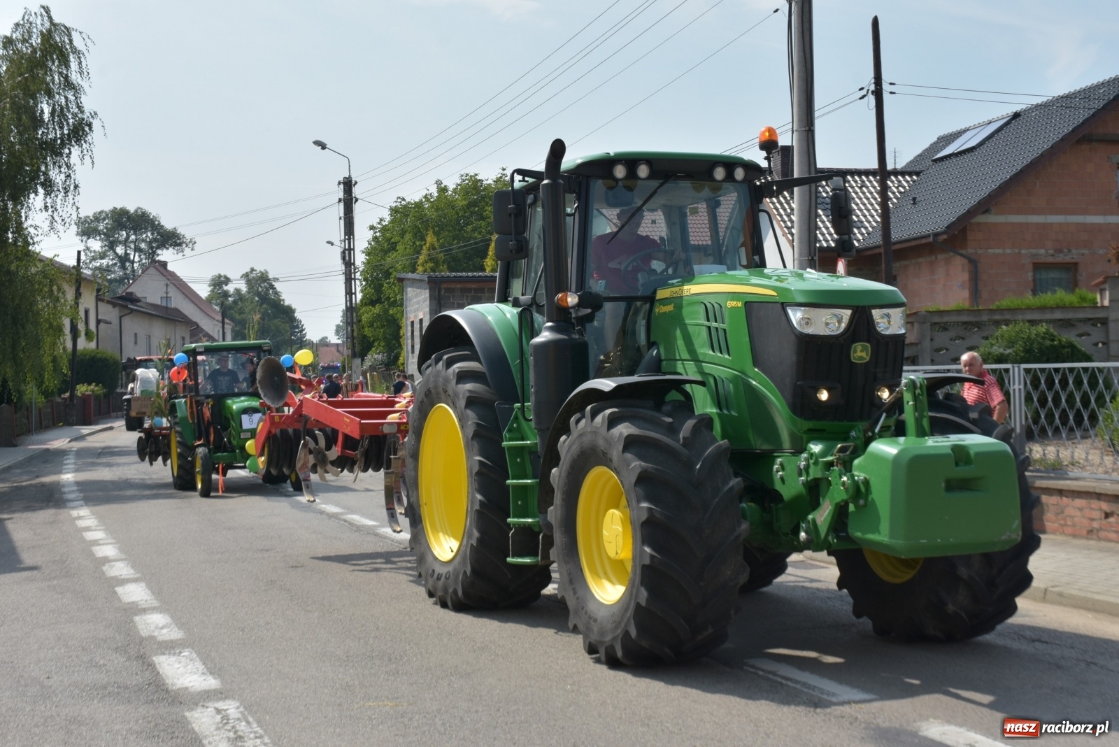 Zdjęcie w galerii na portalu naszraciborz.pl: Piękne panny z koroną żniwną. Dożynki w Krzyżanowicach wiadomości z regionu