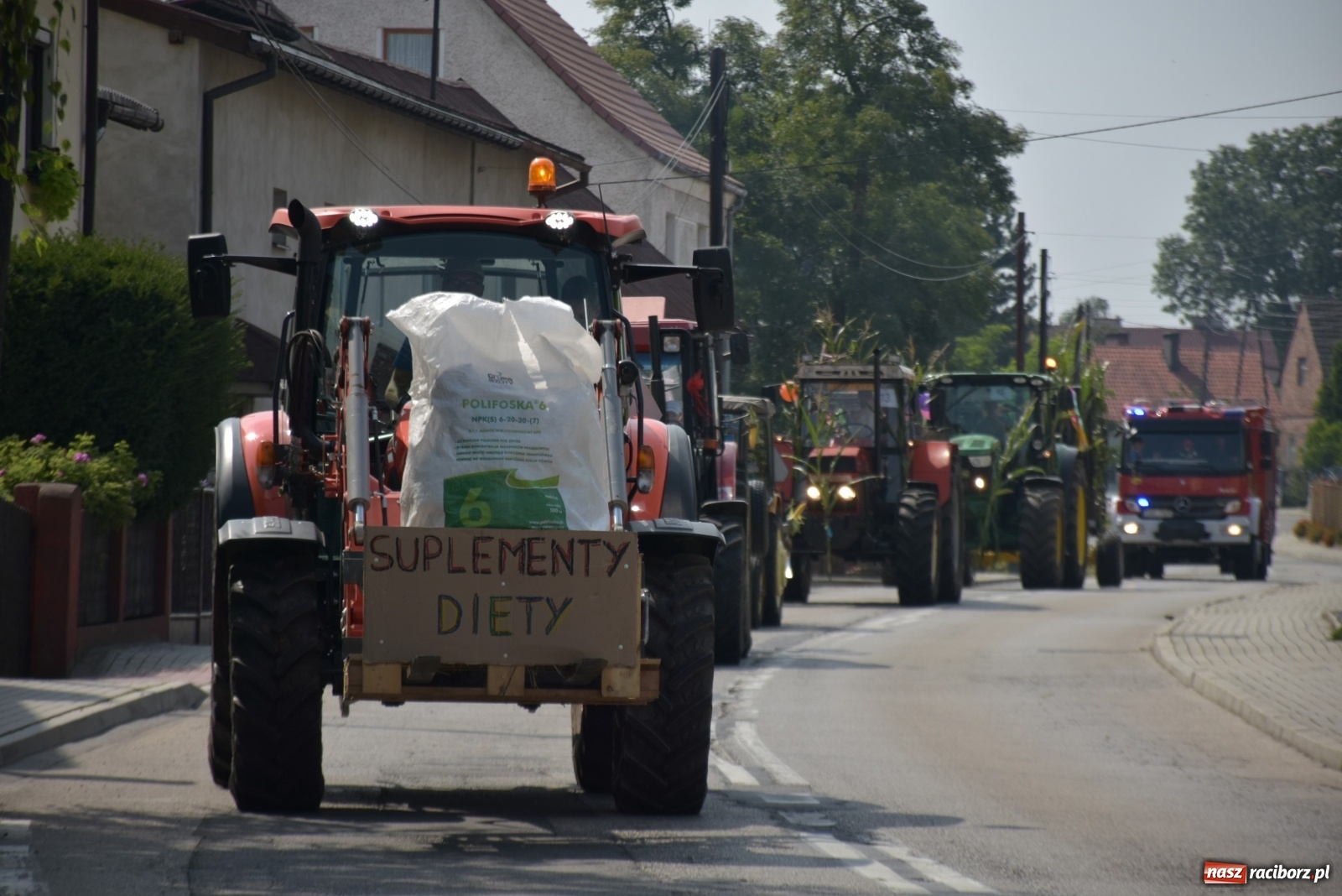 Zdjęcie w galerii na portalu naszraciborz.pl: Piękne panny z koroną żniwną. Dożynki w Krzyżanowicach wiadomości z regionu