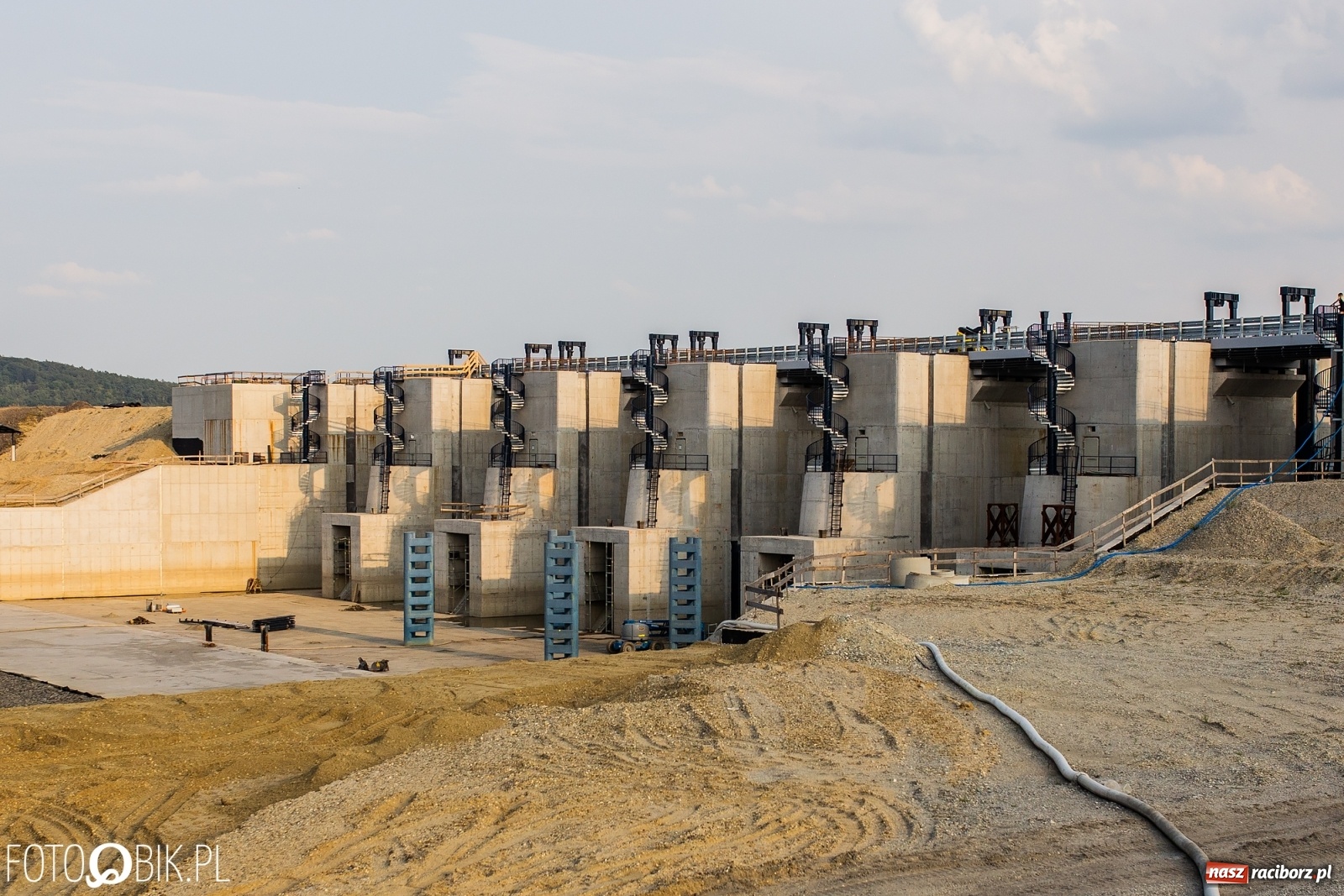 Zdjęcie w galerii na portalu naszraciborz.pl: Zbliża się historyczny moment podczas budowy zbiornika Racibórz [FOTO] wiadomości z regionu