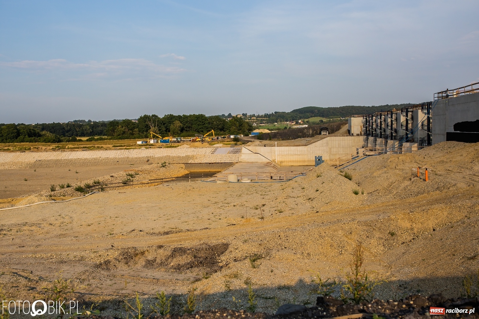 Zdjęcie w galerii na portalu naszraciborz.pl: Zbliża się historyczny moment podczas budowy zbiornika Racibórz [FOTO] wiadomości z regionu