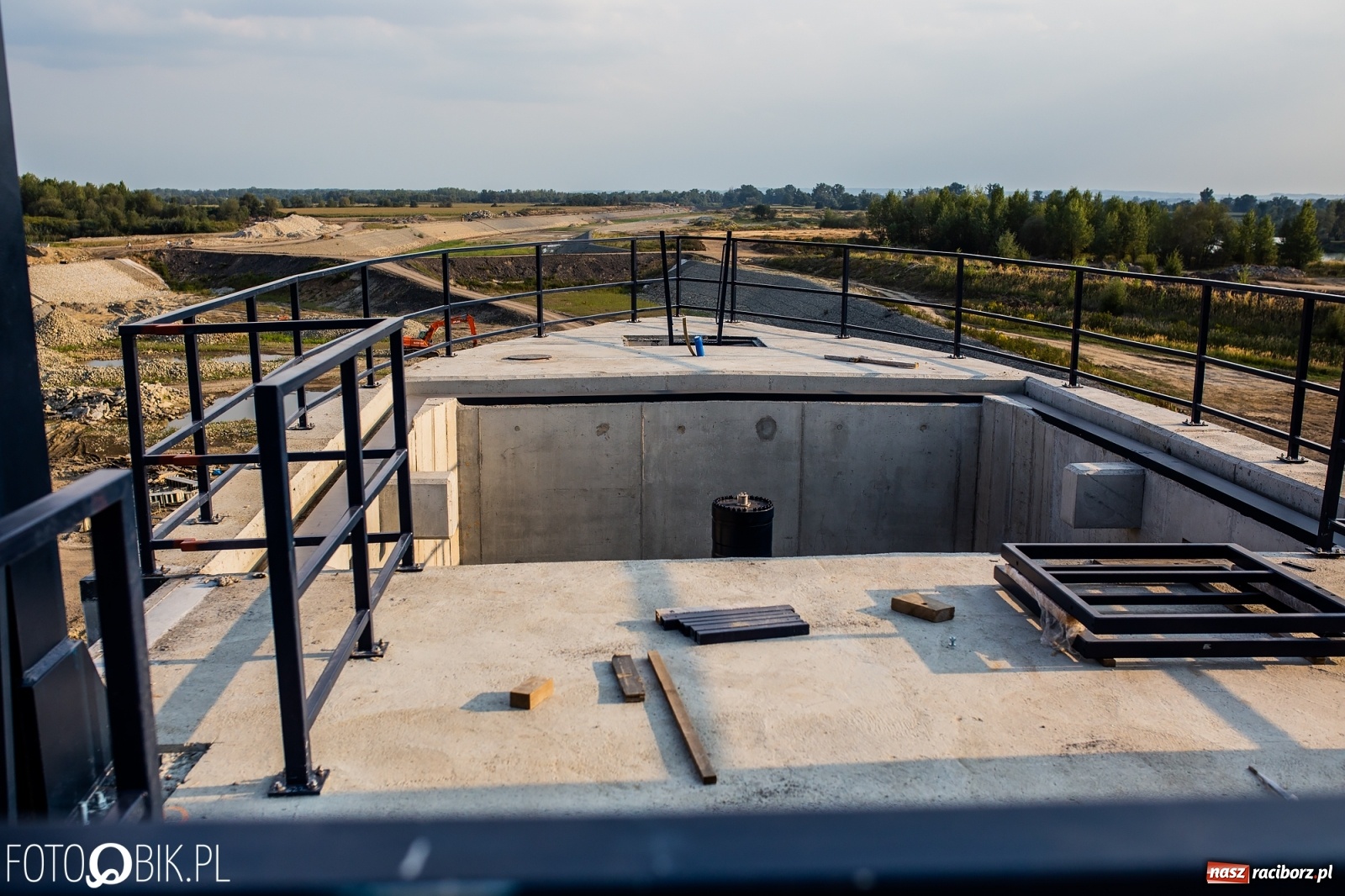 Zdjęcie w galerii na portalu naszraciborz.pl: Zbliża się historyczny moment podczas budowy zbiornika Racibórz [FOTO] wiadomości z regionu