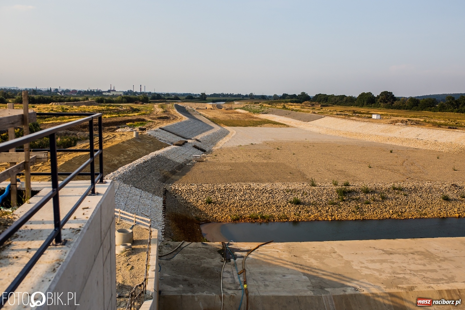 Zdjęcie w galerii na portalu naszraciborz.pl: Zbliża się historyczny moment podczas budowy zbiornika Racibórz [FOTO] wiadomości z regionu
