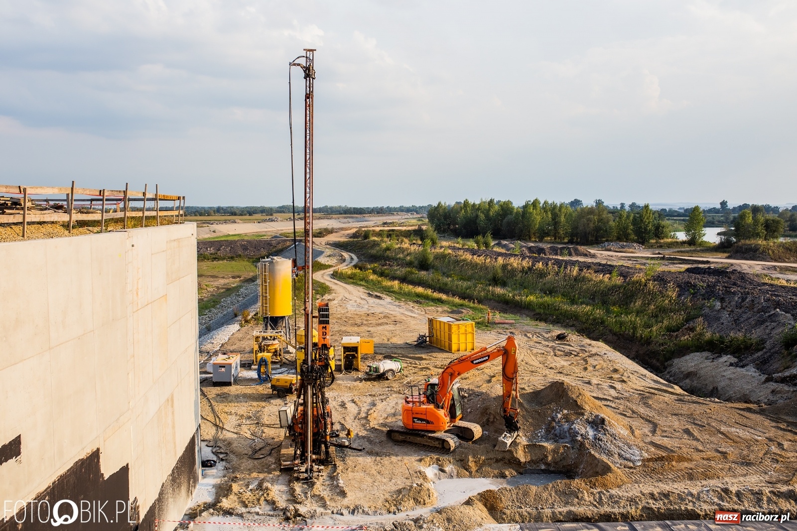 Zdjęcie w galerii na portalu naszraciborz.pl: Zbliża się historyczny moment podczas budowy zbiornika Racibórz [FOTO] wiadomości z regionu
