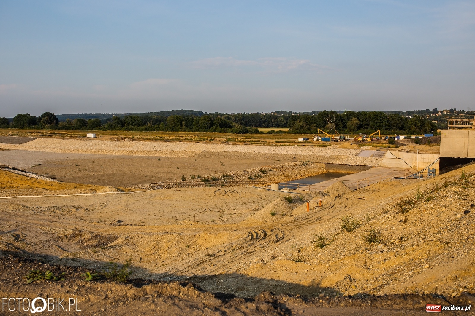 Zdjęcie w galerii na portalu naszraciborz.pl: Zbliża się historyczny moment podczas budowy zbiornika Racibórz [FOTO] wiadomości z regionu
