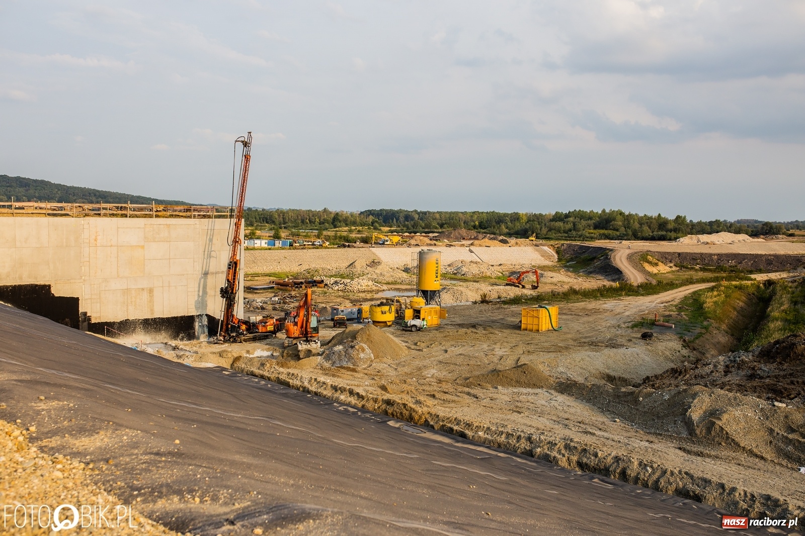 Zdjęcie w galerii na portalu naszraciborz.pl: Zbliża się historyczny moment podczas budowy zbiornika Racibórz [FOTO] wiadomości z regionu