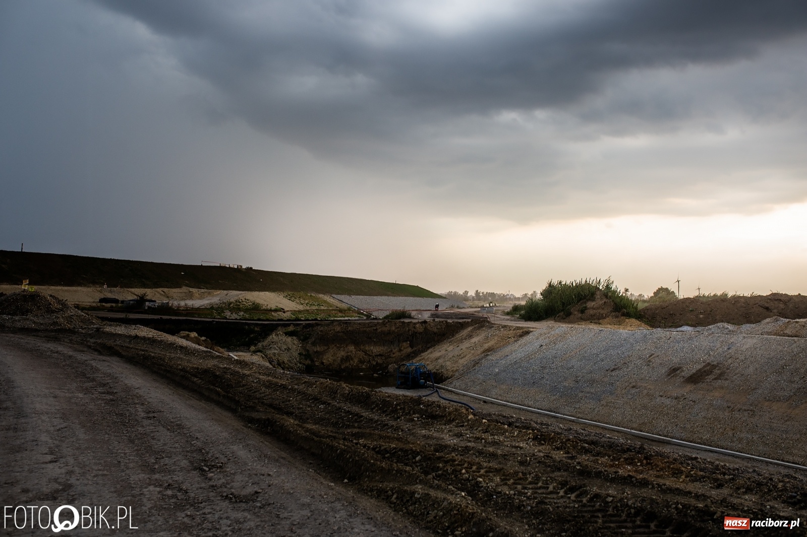 Zdjęcie w galerii na portalu naszraciborz.pl: Zbliża się historyczny moment podczas budowy zbiornika Racibórz [FOTO] wiadomości z regionu