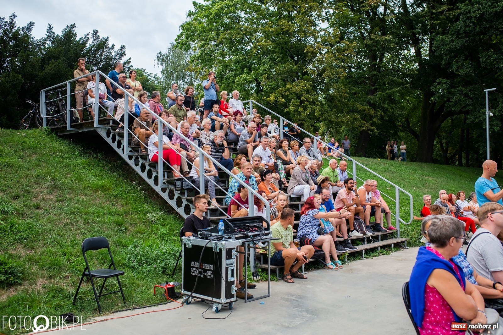 Zdjęcie w galerii na portalu naszraciborz.pl: Plaża&Szanty. The Sunny Side na raciborskiej przystani [FOTO i WIDEO] wiadomości z regionu