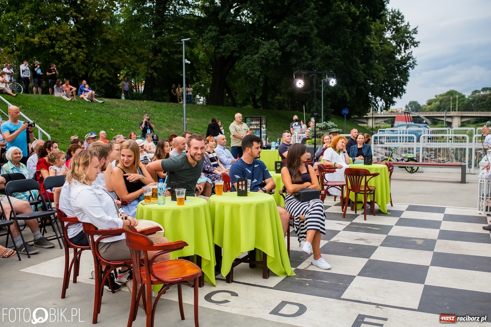Zdjęcie w galerii na portalu naszraciborz.pl: Plaża&Szanty. The Sunny Side na raciborskiej przystani [FOTO i WIDEO] wiadomości z regionu