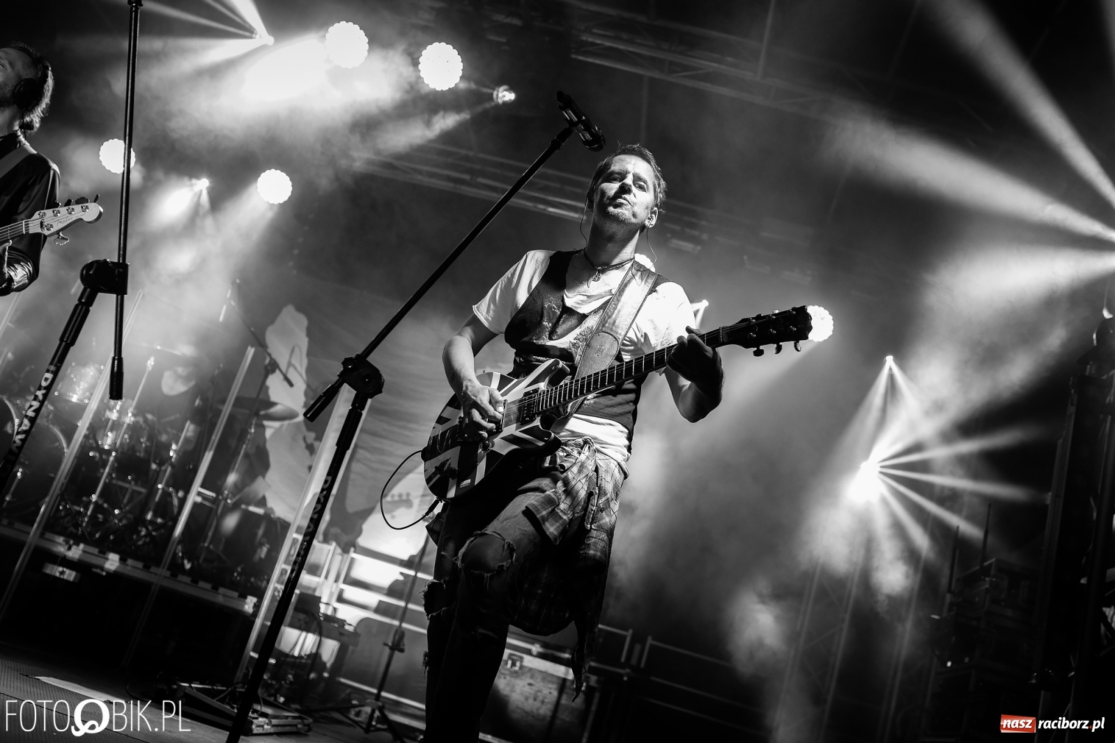 Zdjęcie w galerii na portalu naszraciborz.pl: Zespół Video na finał Dni Kuźni Raciborskiej [FOTO i WIDEO] wiadomości z regionu