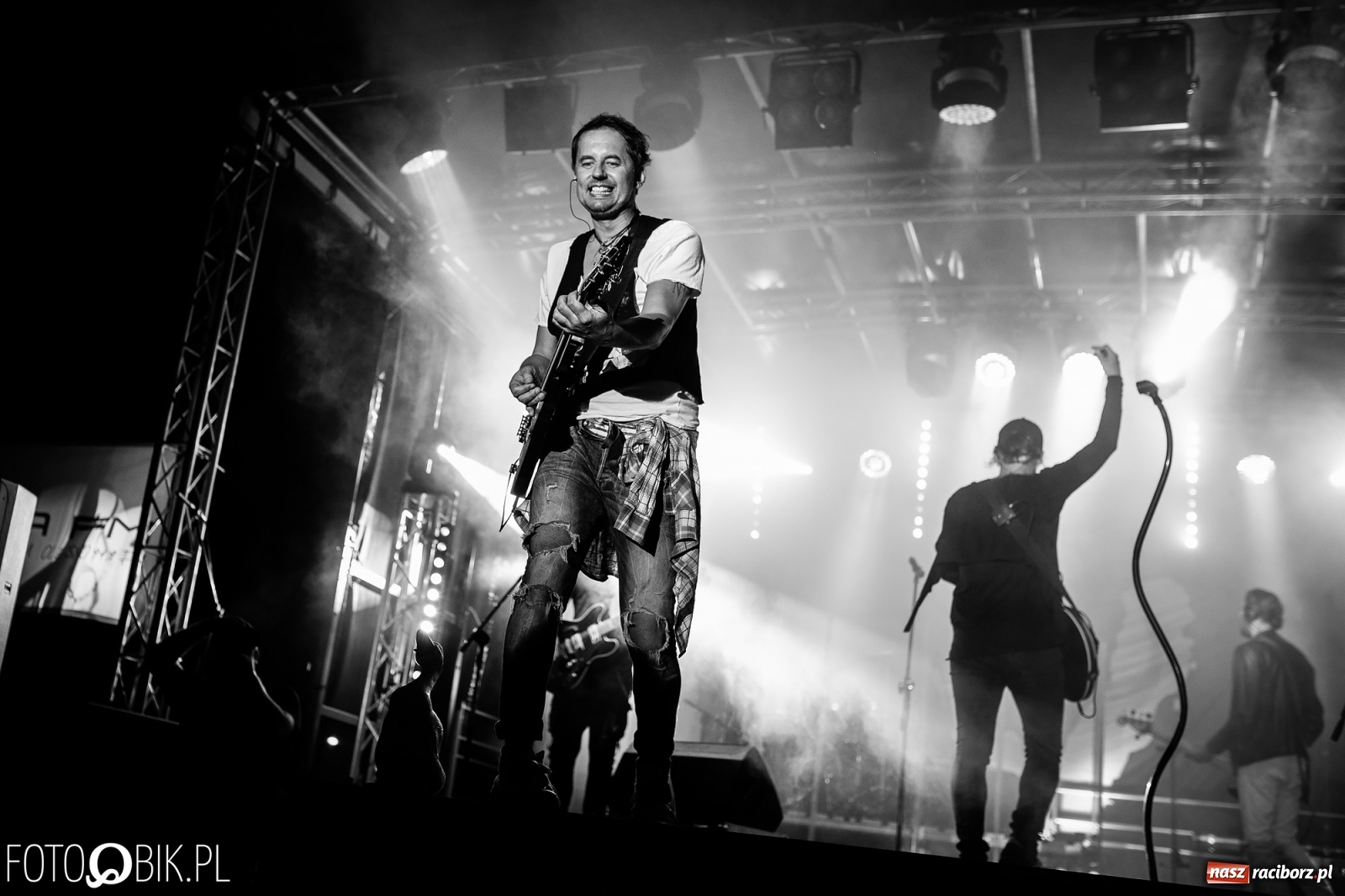 Zdjęcie w galerii na portalu naszraciborz.pl: Zespół Video na finał Dni Kuźni Raciborskiej [FOTO i WIDEO] wiadomości z regionu