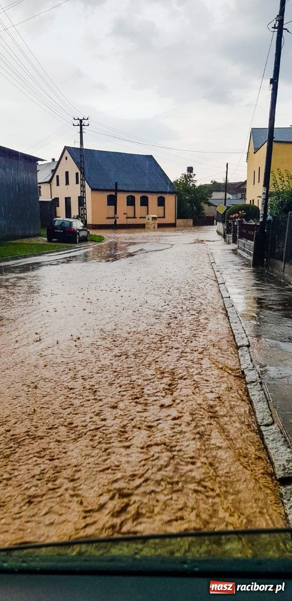 Zdjęcie w galerii na portalu naszraciborz.pl: Burza nad gminą Krzanowice. Podtopienia w Borucinie [FOTO] wiadomości z regionu
