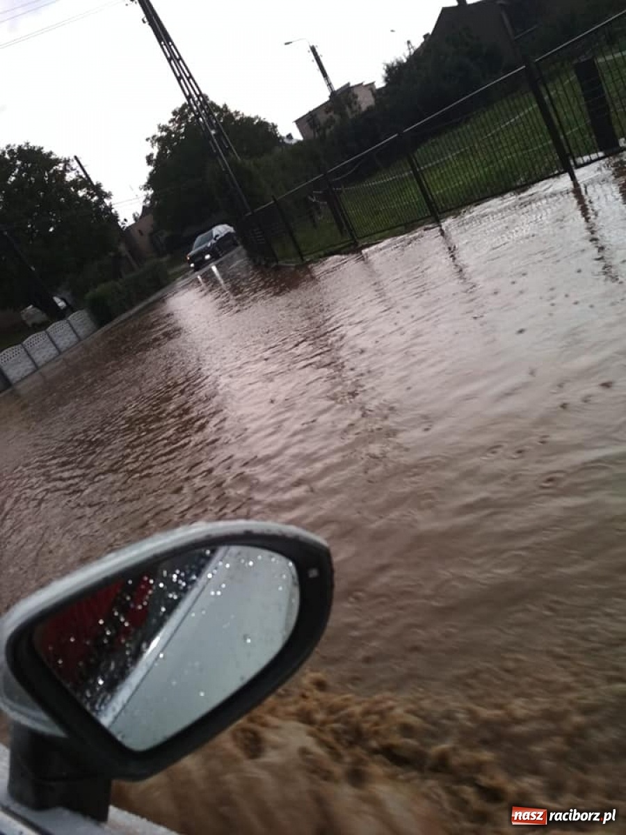 Zdjęcie w galerii na portalu naszraciborz.pl: Burza nad gminą Krzanowice. Podtopienia w Borucinie [FOTO] wiadomości z regionu